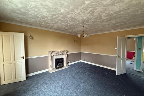 2 bedroom flat to rent, Yemscroft Flats, Lichfield Road, Rushall, Walsall, West Midlands