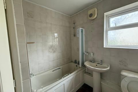 2 bedroom flat to rent, Yemscroft Flats, Lichfield Road, Rushall, Walsall, West Midlands