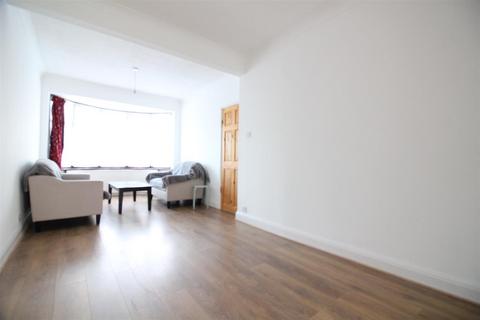 3 bedroom house to rent, St. Crispins Close, Southall