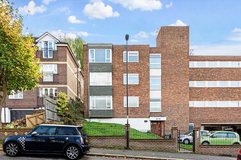 2 bedroom flat to rent, Duncombe Hill, London SE23