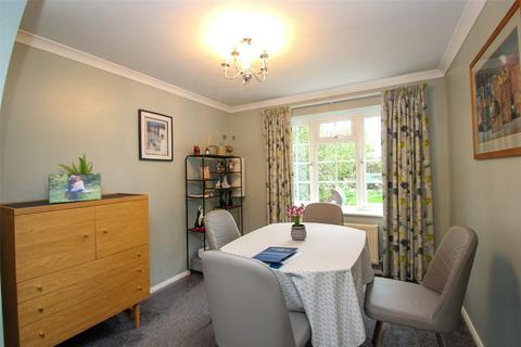 16 Abbeyfields Close, Netley Abbey, Southampton, SO31 5GR