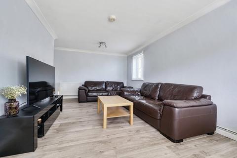 2 bedroom apartment to rent, Alice Close, New Barnet, Barnet, EN5