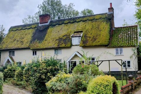 6 bedroom cottage for sale, The Street, Norwich NR16