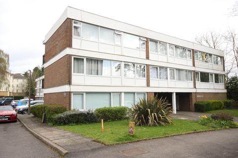 1 bedroom flat to rent, Woking GU22