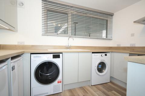 1 bedroom flat to rent, Woking GU22