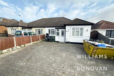 3 bedroom semi-detached bungalow to rent, Hill Lane, Hockley