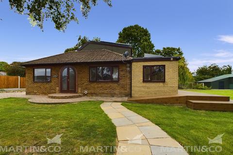 4 bedroom detached bungalow for sale, Highfield Road, Askern