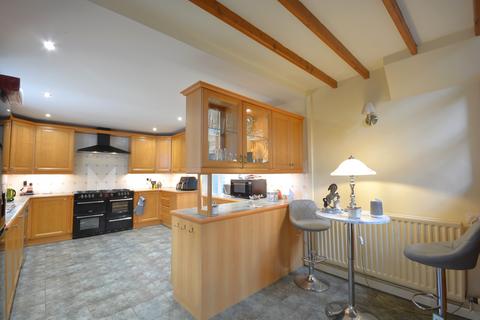 4 bedroom detached bungalow to rent, High Street, Boston Spa, Wetherby, West Yorkshire, LS23 6AL