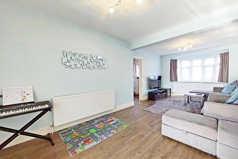 43 Warden Avenue, Harrow, HA2 9LL