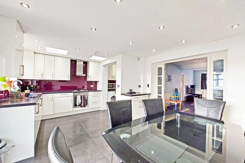 43 Warden Avenue, Harrow, HA2 9LL