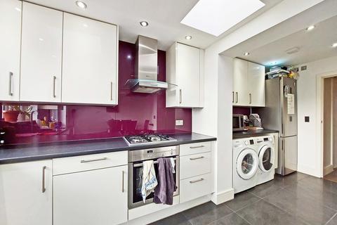 43 Warden Avenue, Harrow, HA2 9LL