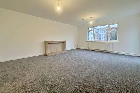 3 bedroom flat to rent, Branksome Park