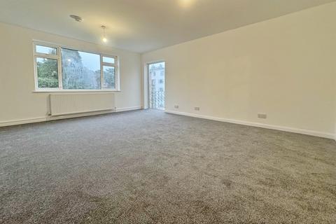 3 bedroom flat to rent, Branksome Park