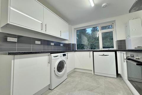 3 bedroom flat to rent, Branksome Park