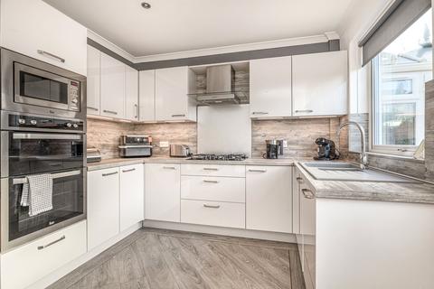 2 Lynn Drive, Milngavie, Glasgow, G62 8HN