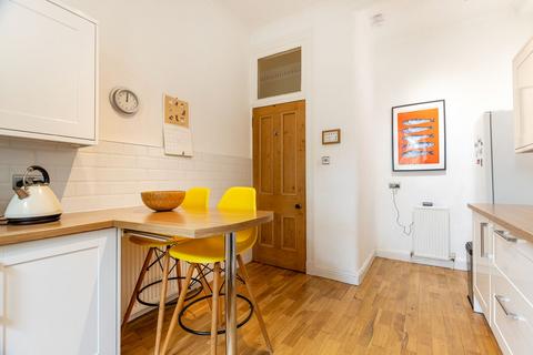 2/2, 173 Queens Drive, Glasgow, G42 8QY