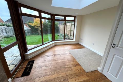 3 bedroom semi-detached house to rent, Court Gardens, Hempsted , Gloucester