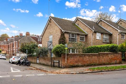 3 bedroom end of terrace house for sale, Surrenden Road, Brighton