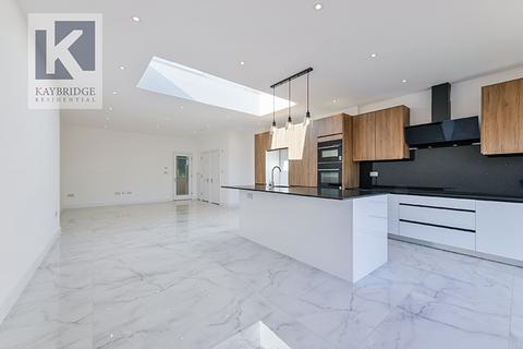 73 Bridgewood Road, Worcester Park, KT4 8XR