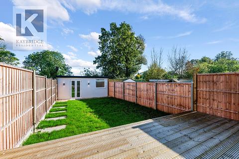 73 Bridgewood Road, Worcester Park, KT4 8XR
