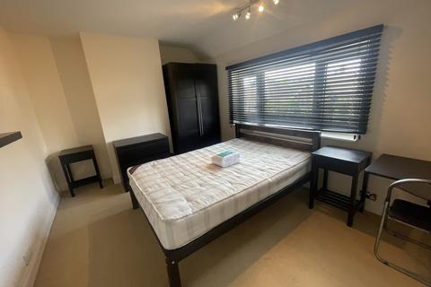 4 bedroom semi-detached house to rent, Rough Common Road, Canterbury CT2