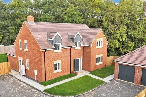 5 bedroom detached house for sale, Booth Rise, Northampton NN3