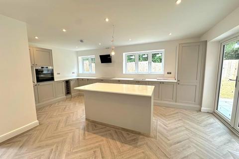 5 bedroom detached house for sale, Booth Rise, Northampton NN3