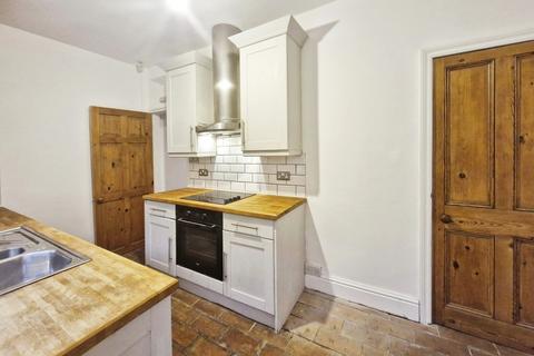 2 bedroom terraced house to rent, Woodbine Terrace, Leeds LS18