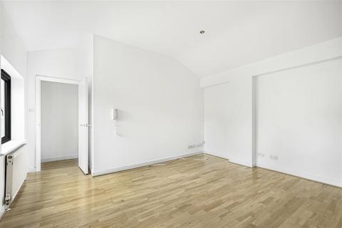 2 bedroom house to rent, 22a Coleman Fields, London N1