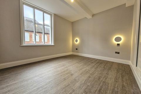 2 bedroom apartment to rent, Market Street, Lichfield