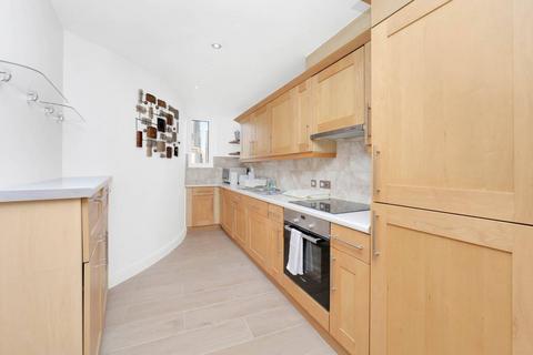 2 bedroom flat to rent, Manchester Road, Canary Wharf, London, E14