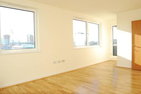 2 bedroom flat to rent, Graphite Building, Old Street, London, N1