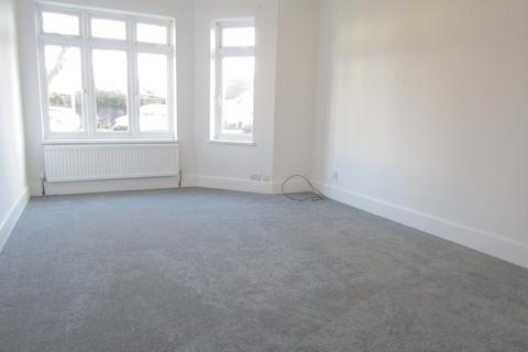 2 bedroom ground floor flat to rent, Victoria Road CO15