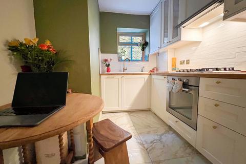 Flat B, 70 Wrentham Avenue, London, NW10 3HG