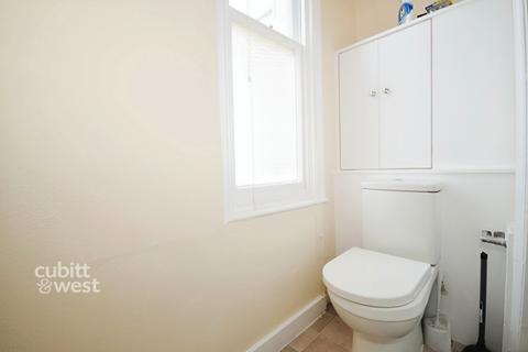 Studio to rent, Holland Road Hove BN3