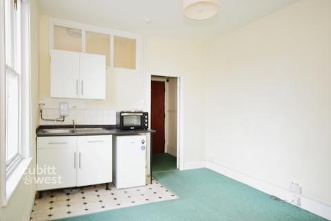 Studio to rent, Holland Road Hove BN3