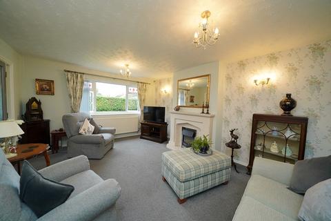 3 bedroom detached bungalow for sale, Heath Lane, Chester