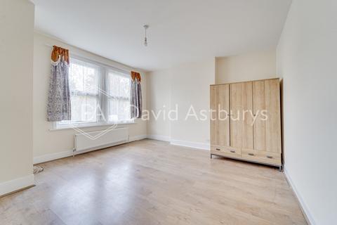 3 bedroom semi-detached house to rent, Avenue Road, Southgate, London