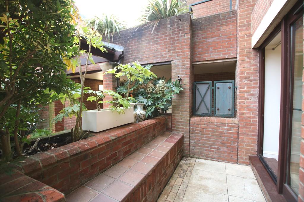 9.private patio