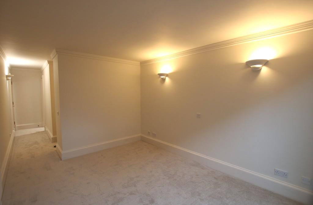 4.master bedroom x2