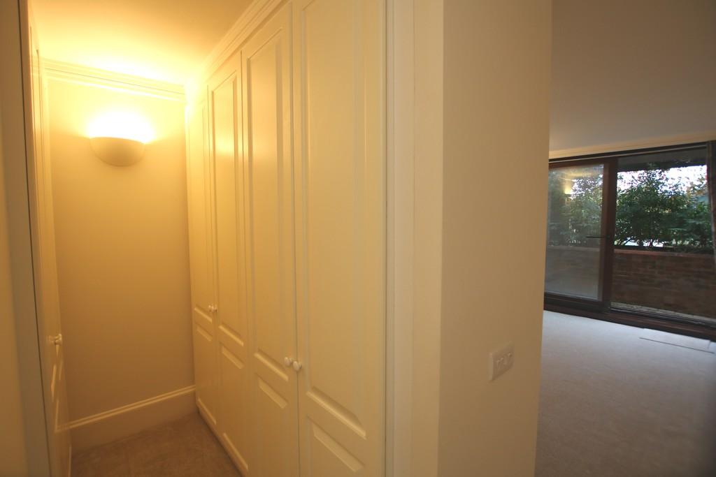 2. Walk In Wardrobe