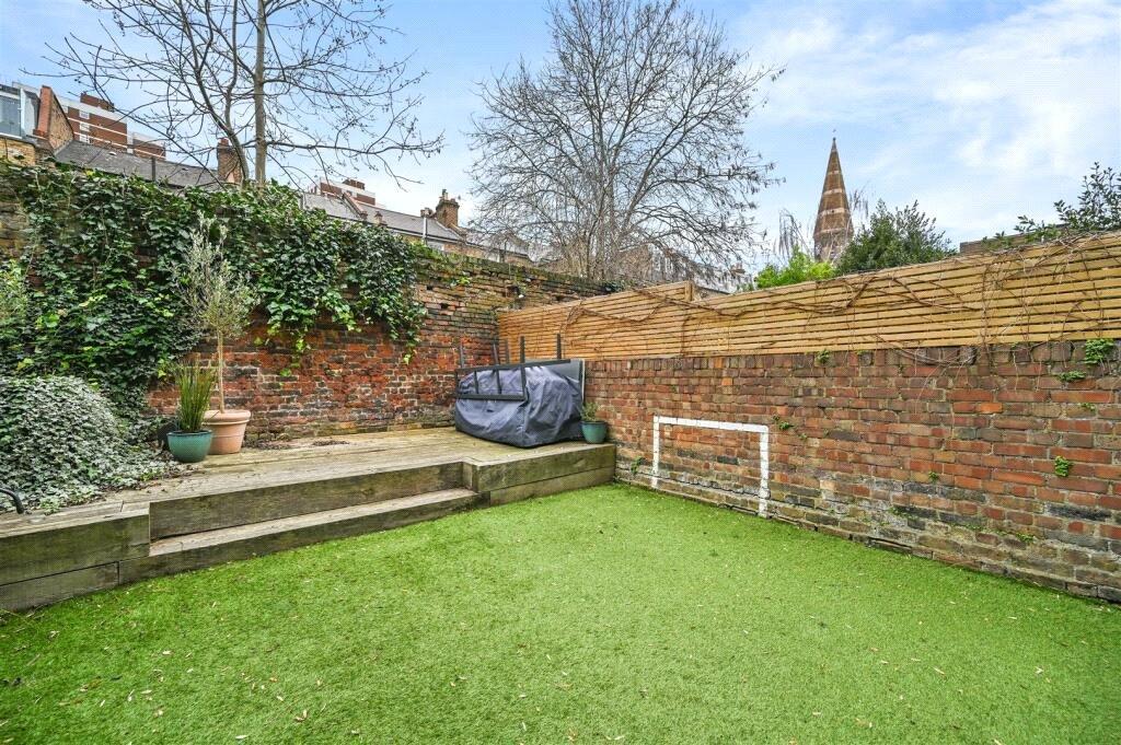 Westwick Gardens, London, W14 2 bed apartment to rent £3,683 pcm (£