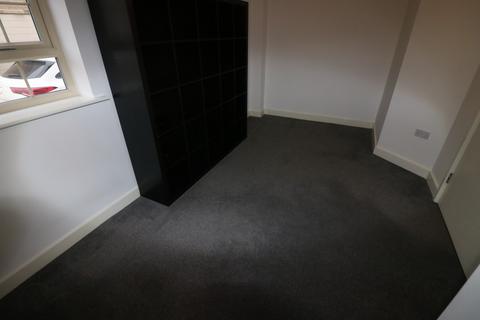 2 bedroom end of terrace house to rent, Jensen Mews, Hull