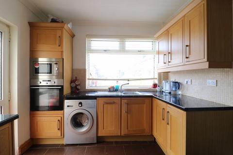 3 bedroom semi-detached house to rent, Pincott Road, Bexleyheath