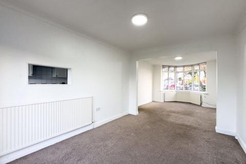 3 bedroom semi-detached house to rent, Camrose Avenue, Edgware