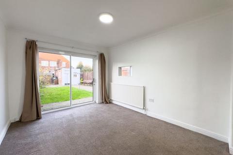 3 bedroom semi-detached house to rent, Camrose Avenue, Edgware