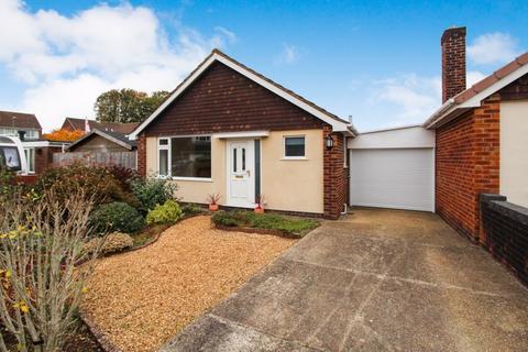 2 bedroom detached bungalow for sale, Metuchen Way, Hedge End, SO30