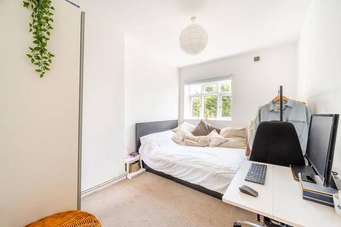 2 bedroom flat for sale, Poynders Gardens, Clapham South, London, SW4