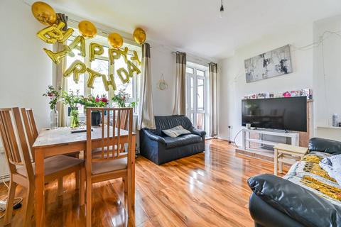 2 bedroom flat for sale, Weir Road, Balham, London, SW12