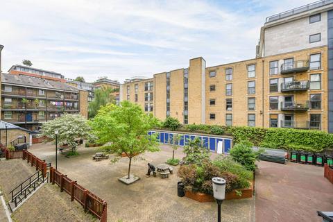 Studio to rent, Ebury Bridge Road, Pimlico, London, SW1W